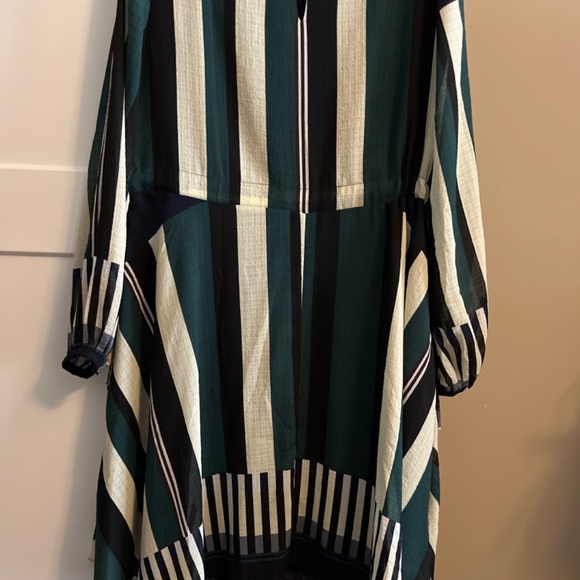 Stylish Dress - Picture 3 of 3